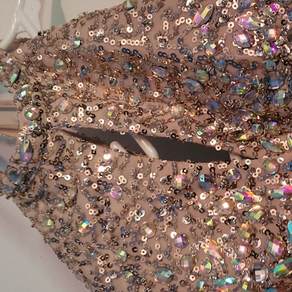 Dress - Picture 3 of 4